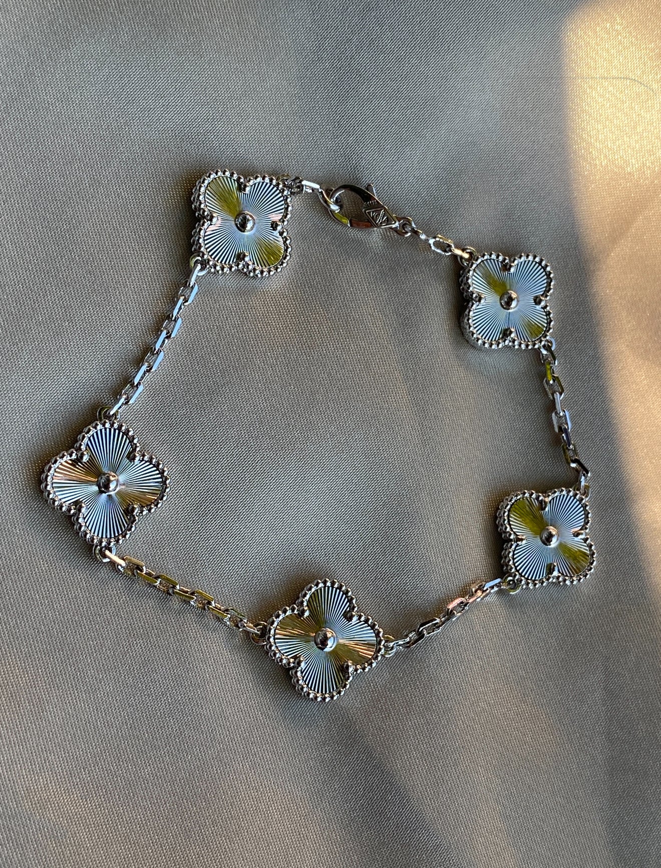 Ella Clover Bracelet,18k Gold Plated