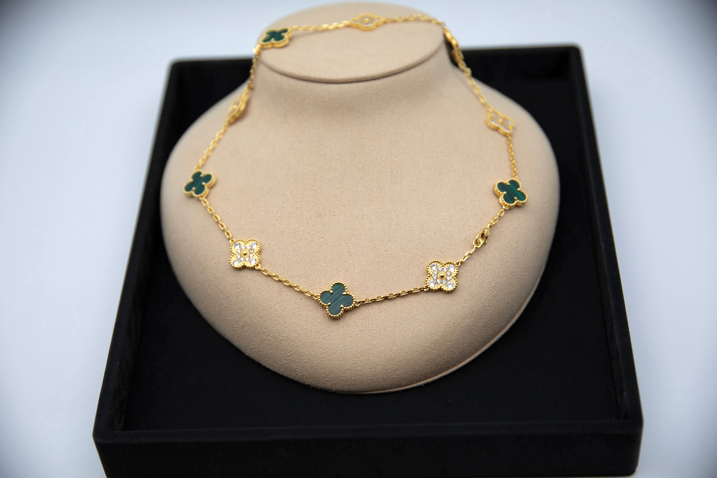 Ella 10 Motif Clover Necklace,18k Gold, Waterproof